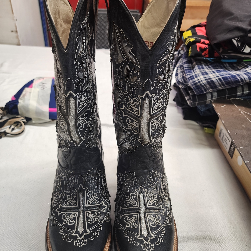 Black and White Embroidered Cowboy Boots